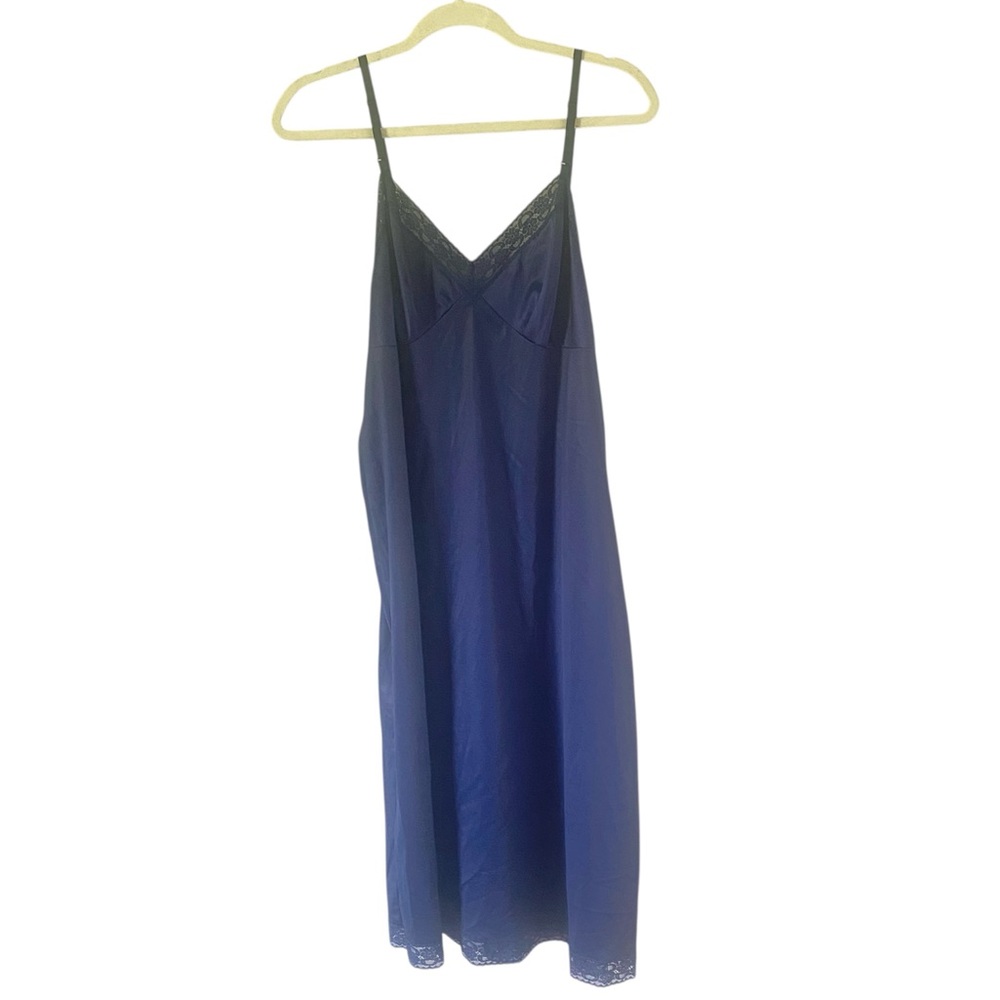 Vintage Vanity Fair blue slip chemise dress with lace trim size M nylon sexy